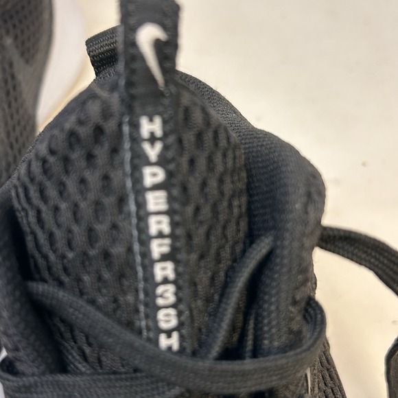 Nike Hyperfr3Sh Men's US 11 Black White Mid Top Sneaker Shoes Basketball - Picture 6 of 8